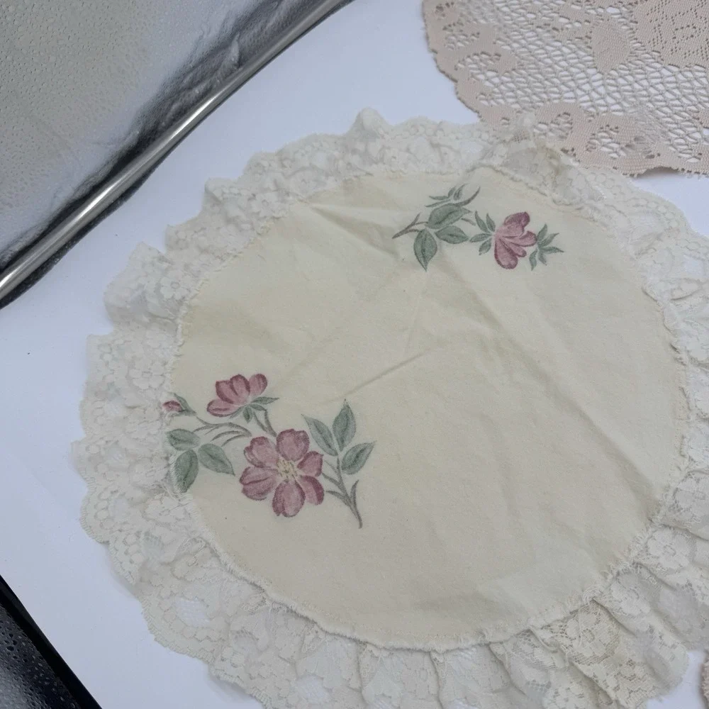 Vintage‎ Doily Lot Of 4 Floral Center Lace Trim Crochet Round Cottage Cotton
